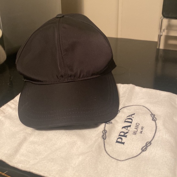 Prada Re-Nylon size medium unisex baseball hat with iconic enamel triangle logo. - Picture 2 of 4